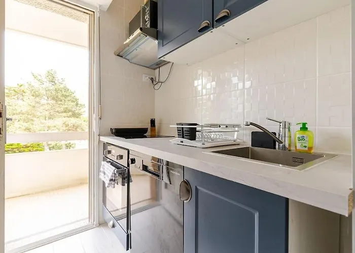 Escapade Lumineuse - Proche - Parking Privé